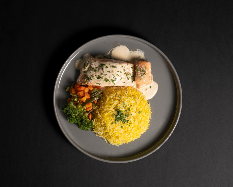 Creamy salmon in white sauce